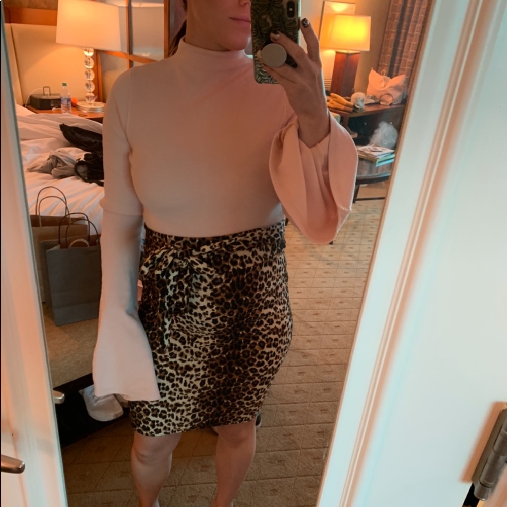 SOLD!! Misguided bell sleeve bodysuit 💓